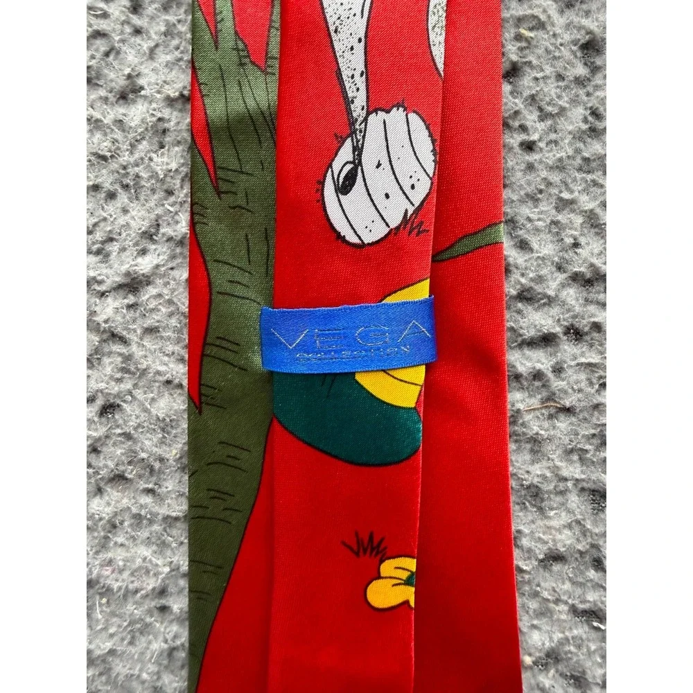 Vega Collection Disney Mickey Mouse & Minnie Mouse Graphic Neck Tie Red 60